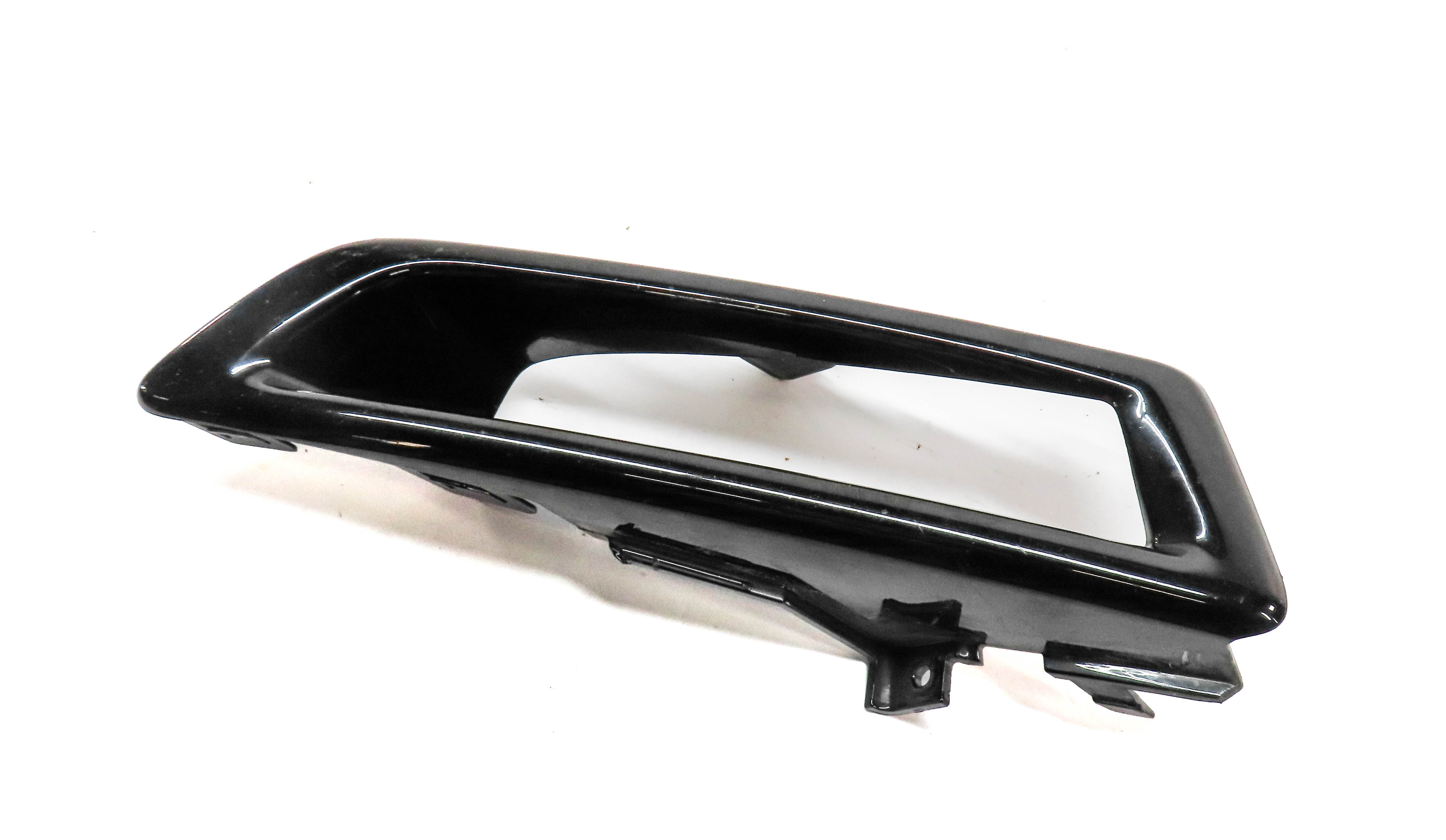 2017 LAND ROVER DISCOVERY SPORT (L550) FRONT RIGHT FOGLIGHT FOG LIGHT TRIM PANEL — exact item pictured